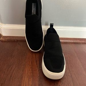 Steve Madden slip on sneakers size 8M
